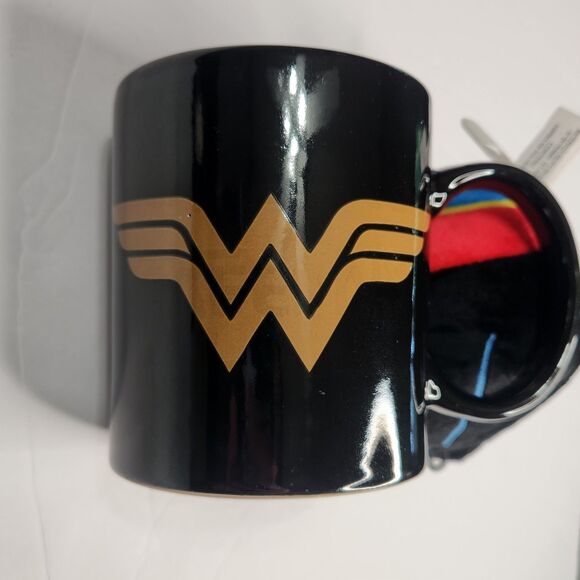 Wonder Women Gift Set Fluffballs Ornament Plush 4" Hallmark DC Comics Mug Cup - Picture 5 of 12